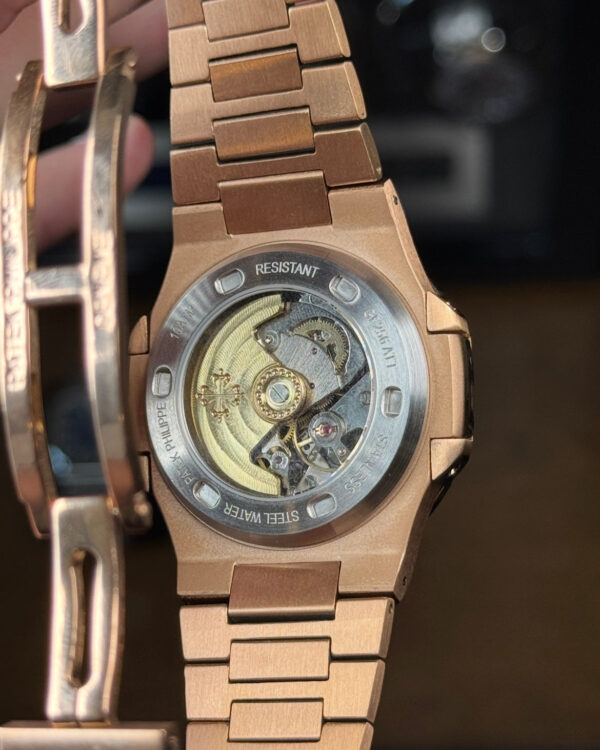 PATEK PHILIPPE NAUTILUS ROSE GOLD - FONDO NEGRO