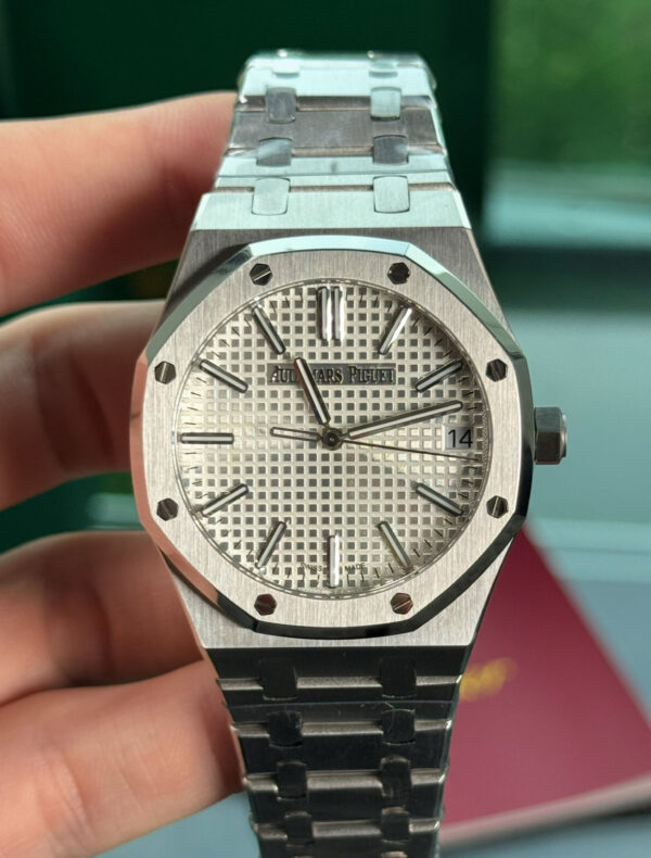AUDEMARS PIGUET ROYAL OAK SUIZO - FONDO BLANCO