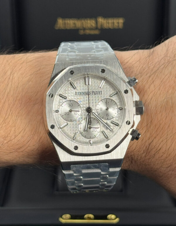 AUDEMARS PIGUET ROYAL OAK CRONÓGRAFO SUIZO - FONDO BLANCO