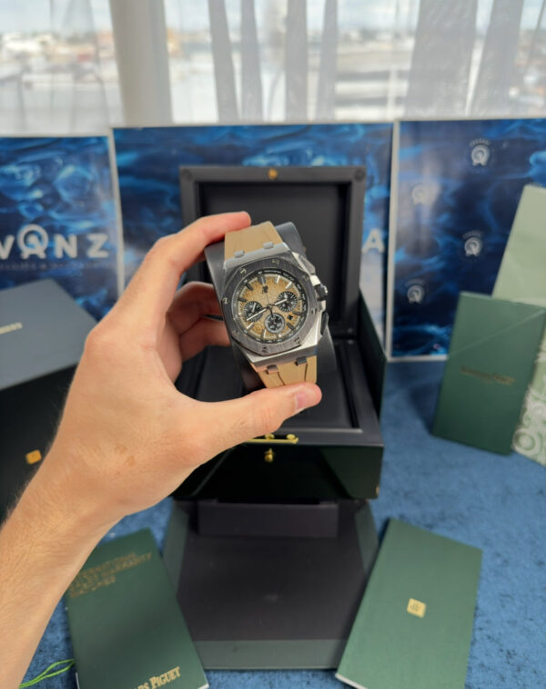 AUDEMARS PIGUET ROYAL OAK OFFSHORE CRONÓGRAFO SUIZO - CAFÉ CLARO