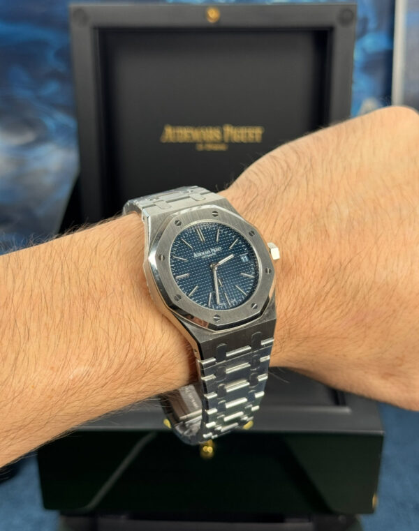 AUDEMARS PIGUET ROYAL OAK 40 MM SUIZO - FONDO AZUL
