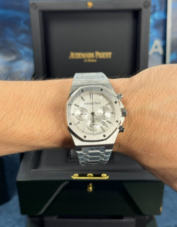 AUDEMARS PIGUET ROYAL OAK CRONÓGRAFO SUIZO - FONDO BLANCO
