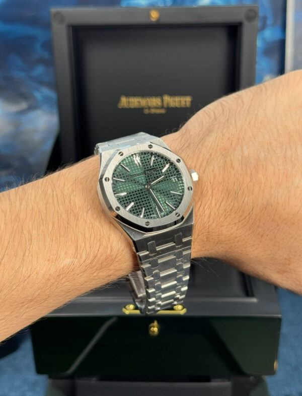 AUDEMARS PIGUET ROYAL OAK SUIZO - FONDO VERDE