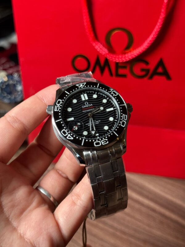 OMEGA SEAMASTER DRIVER 300M AUTOMÁTICO - FONDO NEGRO SUIZO