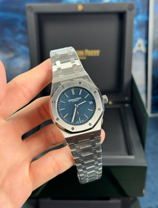 AUDEMARS PIGUET ROYAL OAK 40 MM SUIZO - FONDO AZUL
