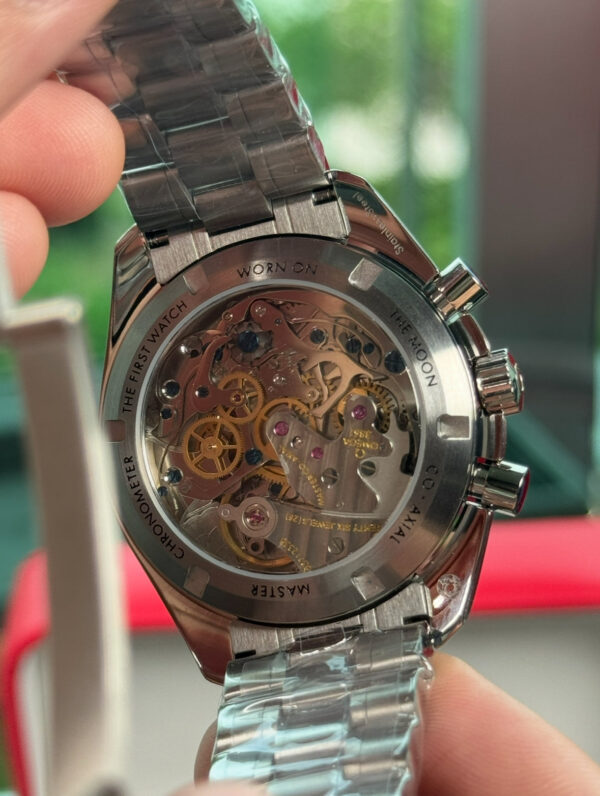 B4E74356-A522-46BD-92A7-4464C0D45EEC.jpg OMEGA SPEEDMASTER
MOONWATCH PROFESSIONAL SUIZO