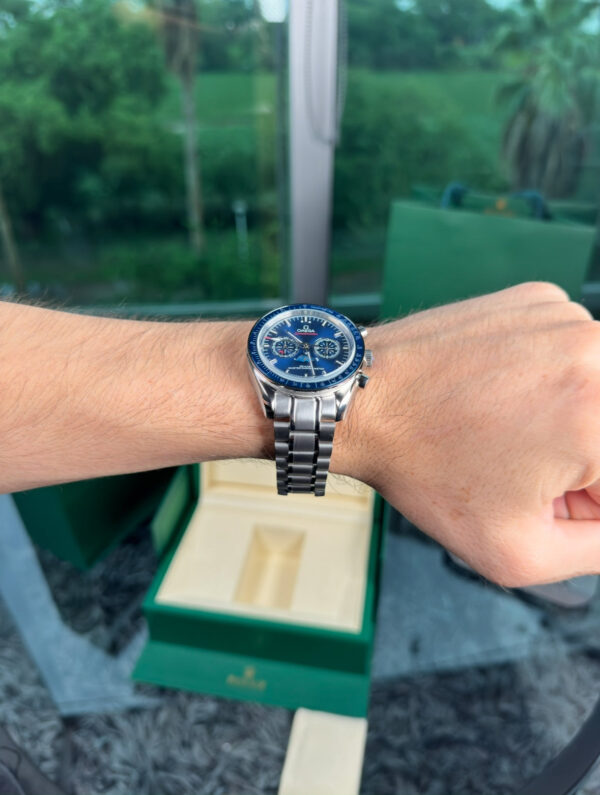 OMEGA SPEEDMASTER MOONPHASE - FONDO AZUL