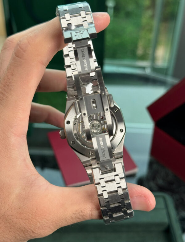 AUDEMARS PIGUET ROYAL OAK SUIZO - FONDO BLANCO