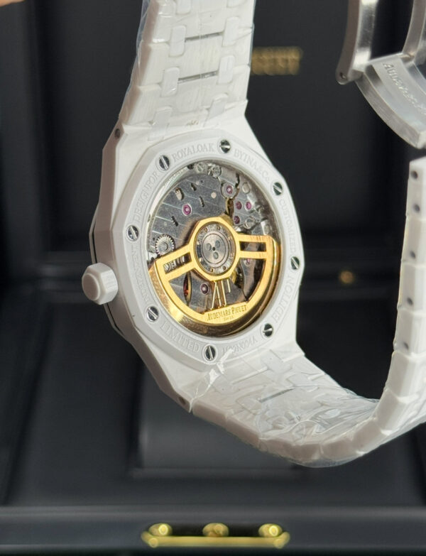 AUDEMARS PIGUET ROYAL OAK SUIZO - BLANCO FONDO NEGRO