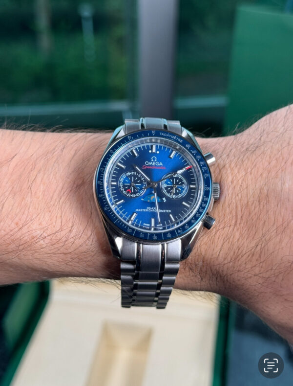 OMEGA SPEEDMASTER MOONPHASE - FONDO AZUL