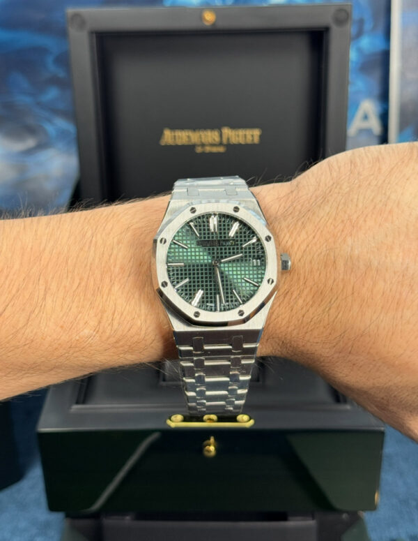 AUDEMARS PIGUET ROYAL OAK SUIZO - FONDO VERDE