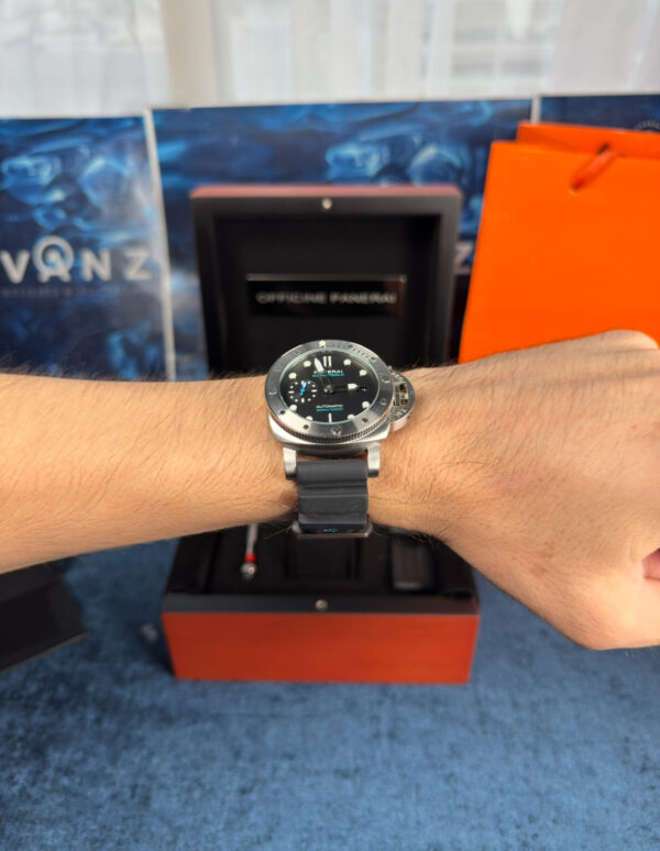 PANERAI SUBMERSIBLE - PLATEADO FONDO NEGRO
