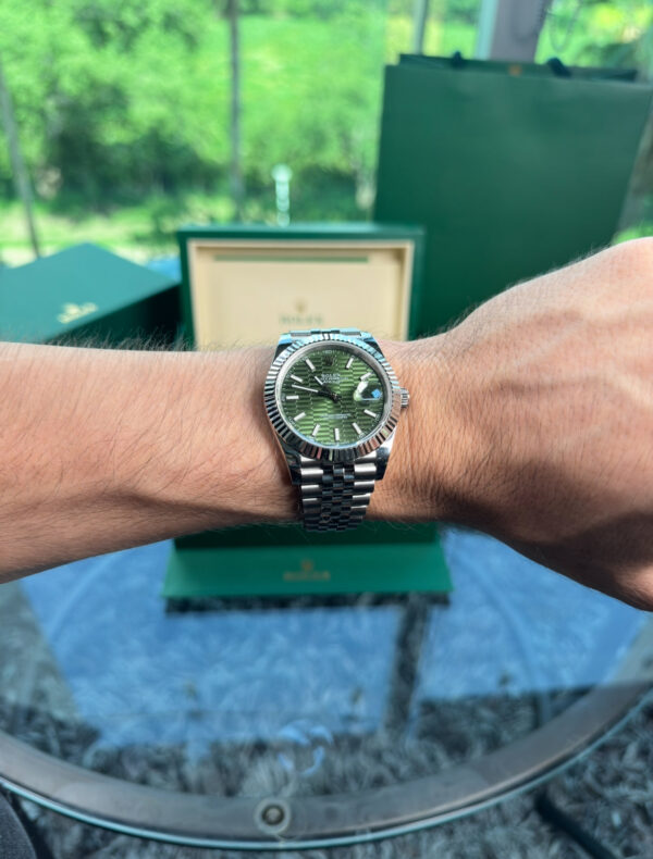 ROLEX DATEJUST 40MM SUIZO - FONDO VERDE
